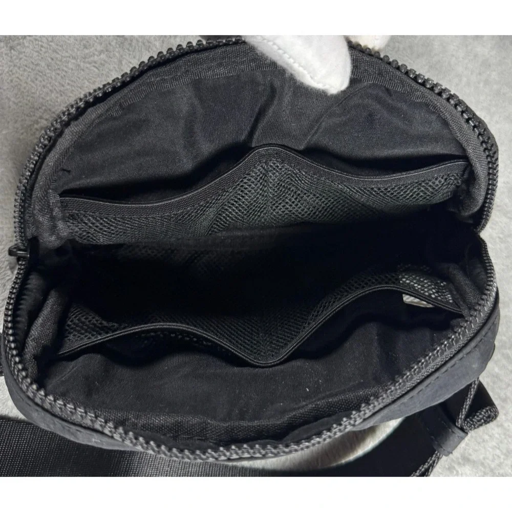 No Boundaries Everyday Belt Bag Waist Pack or Sling Black One Sz WM4059065-0523